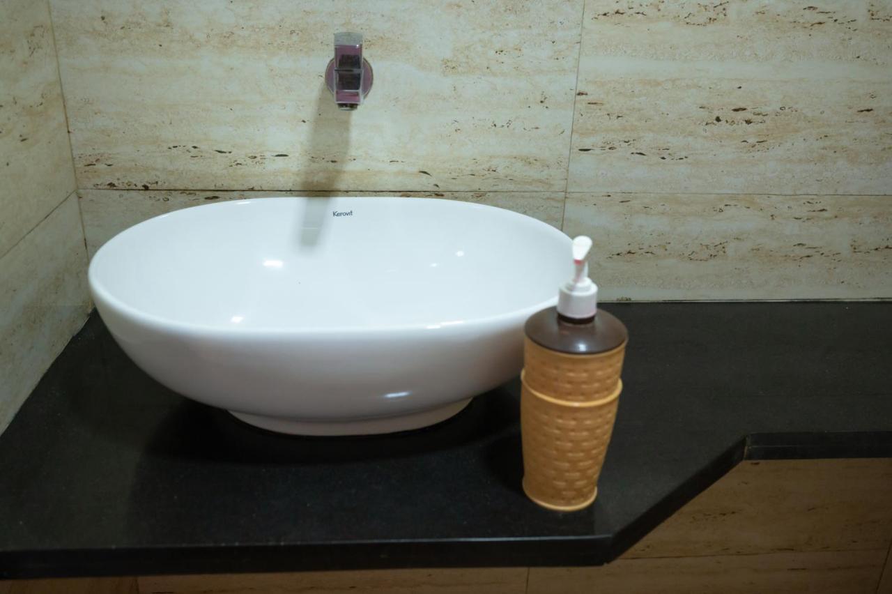 Vijaya Hill View Residency Hotell Navi Mumbai Eksteriør bilde