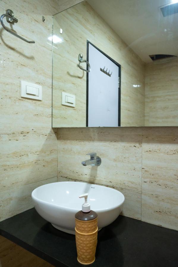 Vijaya Hill View Residency Hotell Navi Mumbai Eksteriør bilde