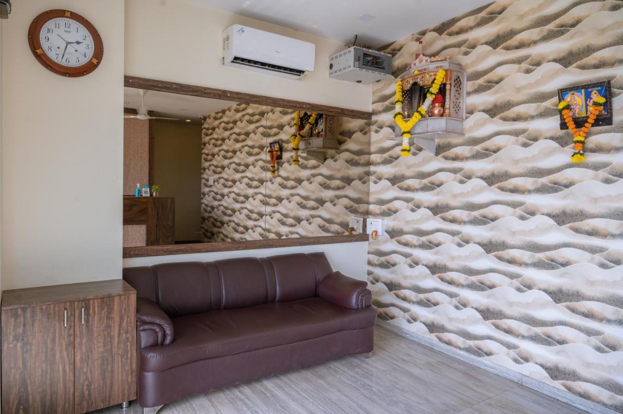 Vijaya Hill View Residency Hotell Navi Mumbai Eksteriør bilde