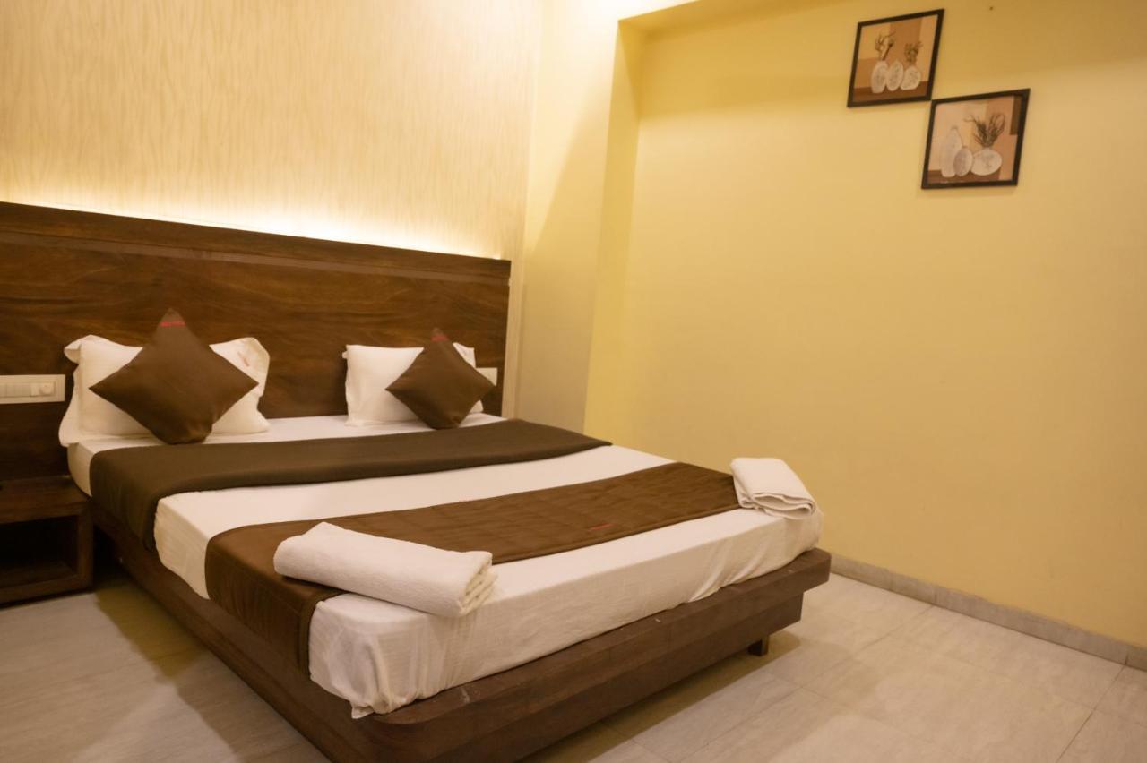 Vijaya Hill View Residency Hotell Navi Mumbai Eksteriør bilde