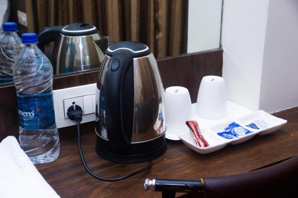 Vijaya Hill View Residency Hotell Navi Mumbai Eksteriør bilde